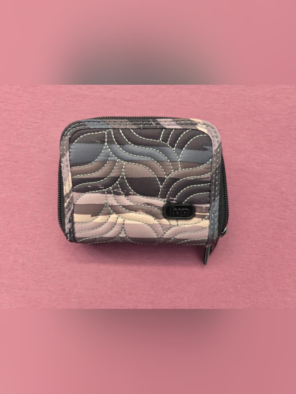 Lug Splits Quilted Wallet Like New